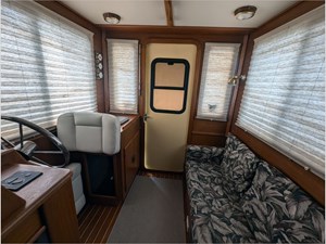32' LEGACY 2011 15 