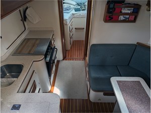 32' LEGACY 2011 16 