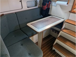 32' LEGACY 2011 17 