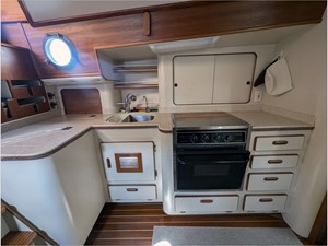 32' LEGACY 2011 18 