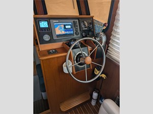 32' LEGACY 2011 21 