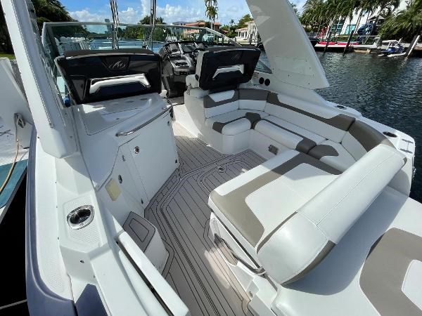2016-monterey-335-sport-yacht-power-9542251-20240910120116353-1_LARGE