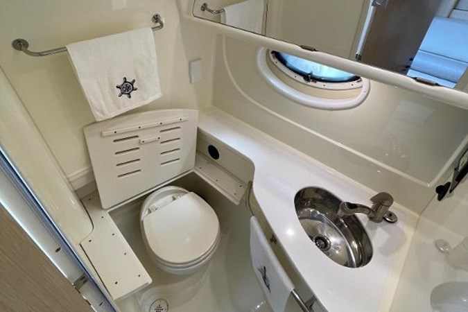 2016-monterey-335-sport-yacht-power-9542251-20240910120223199-1_LARGE