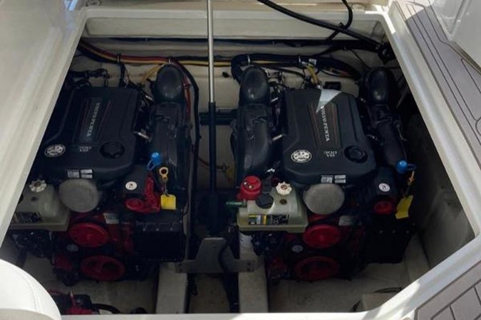 2016-monterey-335-sport-yacht-power-9542251-20240910120225079-1_LARGE