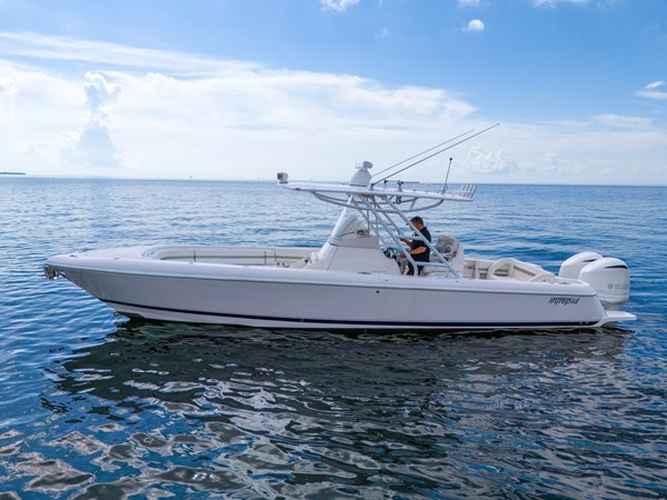 INTREPID 327 CENTER CONSOLE