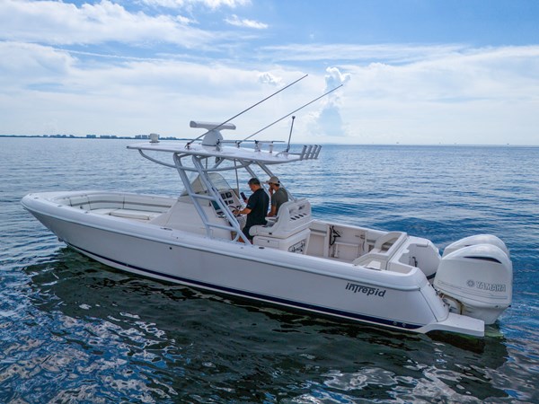 32' Intrepid _ Drone-15