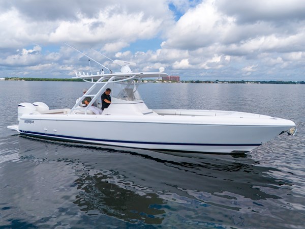 32' Intrepid _ Drone-20