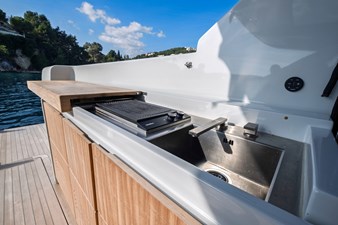 M8-15 24 Aft Deck - Wet Bar