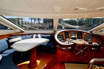 85 AZIMUT 6 