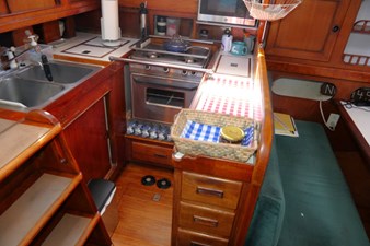 SHAMWARI 10 Galley