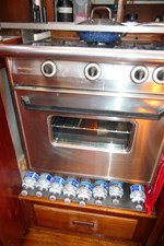 SHAMWARI 13 Galley stove