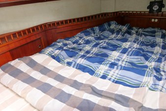 SHAMWARI 26 Master berth stbd