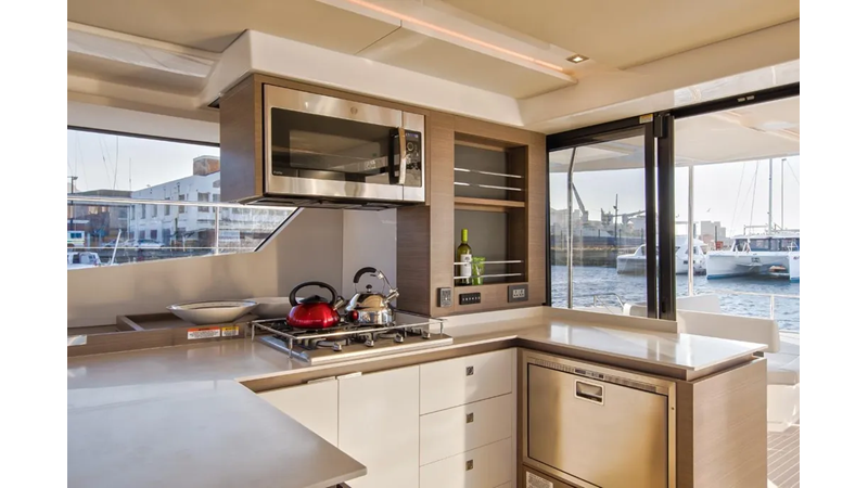 7428310_20200409013525632_1_XLARGE