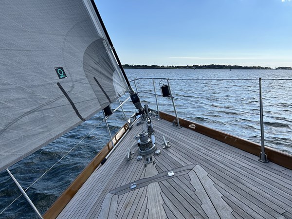 Bow Fwd, Under Sail