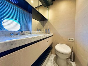 AZIMUT 80 22 AZIMUT 80 2015 - Double Bedded cabin Bathroom