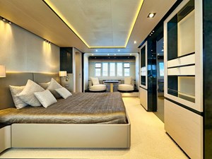 AZIMUT 80 28 AZIMUT 80 2015 - Master Cabin