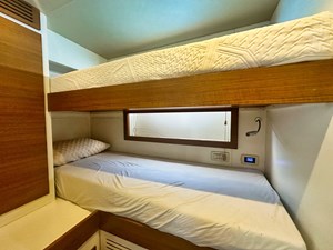 AZIMUT 80 34 AZIMUT 80 2015 -Upper Lower Berths Cabin