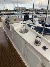 ALESHA D 32 outside sink