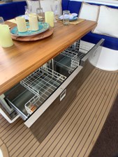 ALESHA D 37 fridge storage