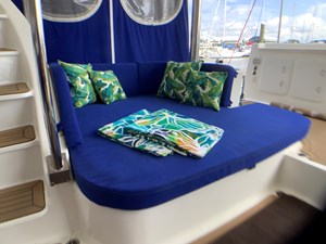 ALESHA D 42 outside seating
