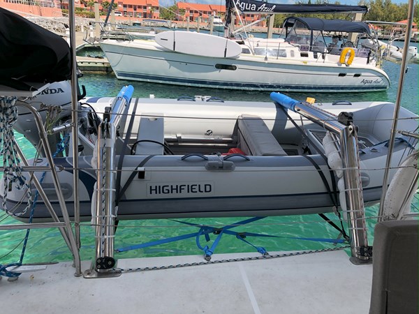 Lagoon-450 F- Dinghy with lift Brand: highfield