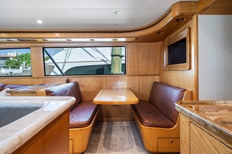 Whiskey Kilo 13 13_2782966_dinette