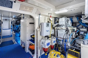 Whiskey Kilo 34 34_2782966_engine_room
