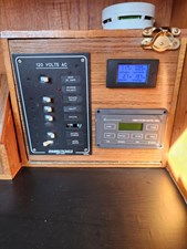 THE HAMMER II 10 11 Electrical