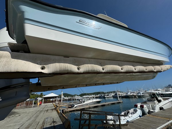 2022-boston-whaler-250-dauntless-power-9594851-20241026072125684-1_XLARGE