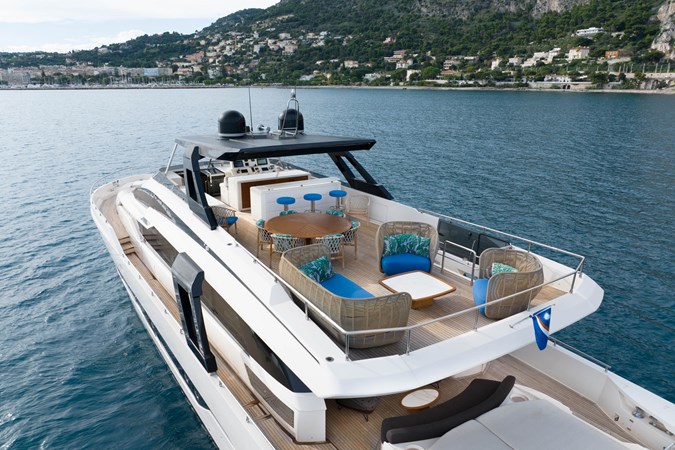 CECILOU 27m Cayman Yacht For Sale Flybridge