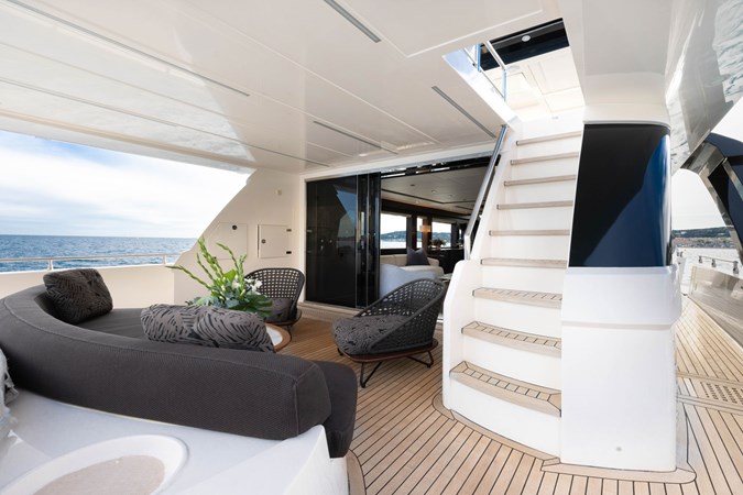 CECILOU 27m Cayman Yacht For Sale Aft Seating