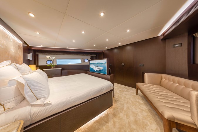 CECILOU-46CECILOU-CECILOU 27m Cayman Yacht For Sale Guest VIP Cabin