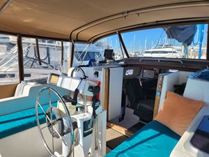 LET'S RUN AWAY 19 Cockpit 3