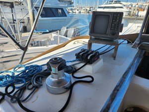 LET'S RUN AWAY 24 Port Winch