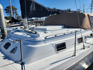 LET'S RUN AWAY 28 Deck 3