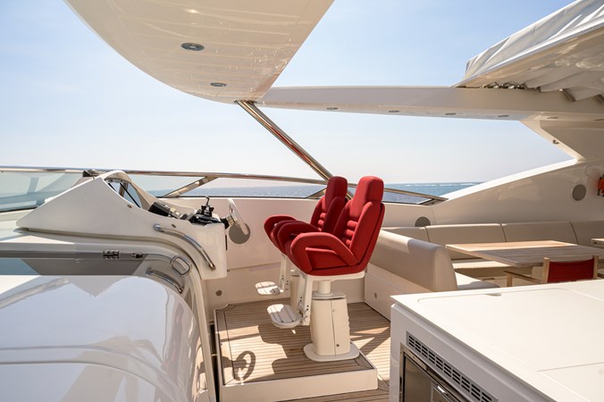 Yacht SUNSEEKER M5 2013 -21