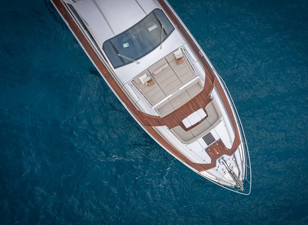 2021 Pershing 9X - Magic of Ayr - Foredec