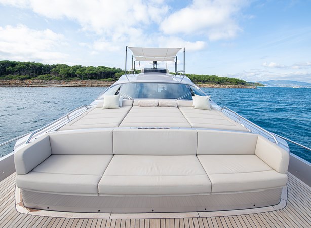 2021 Pershing 9X - Magic of Ayr - Foredec