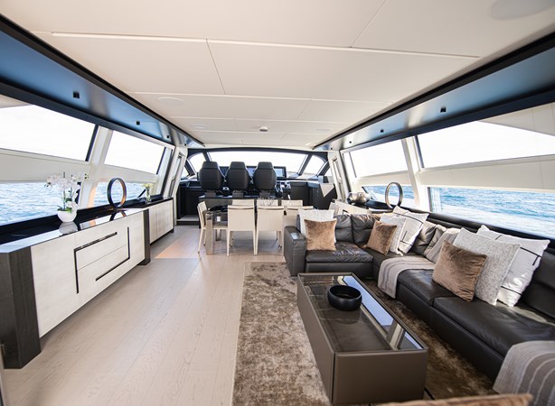 2021 Pershing 9X - Magic of Ayr - Saloon