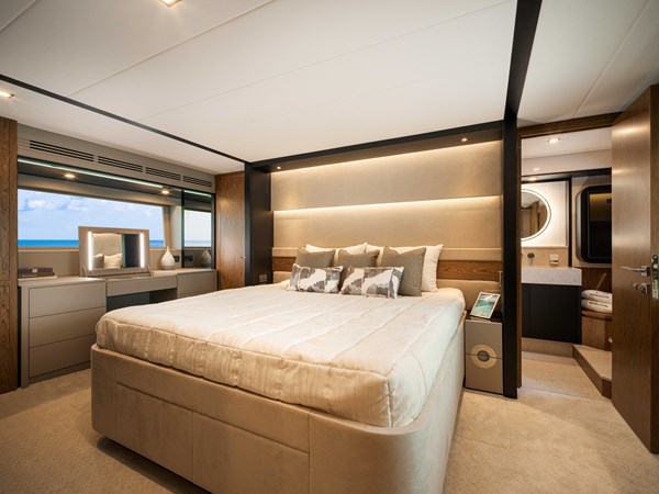 Horizon V68-612 master bedroom with bed and headboard.