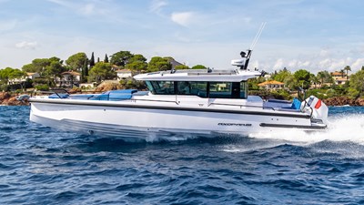 Axopar 37 XC Cross Cabin 0 
