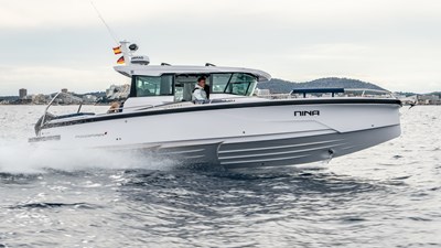 Axopar 29 XC Cross Cabin 0