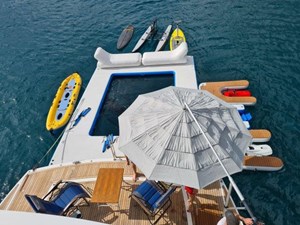 HALWA 14 M/Y HALWA_Sunseeker 95_Beach Floating Area