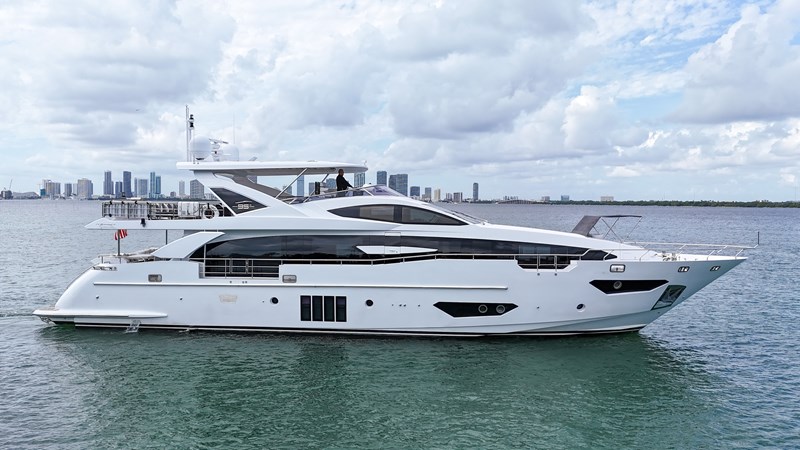 95' Azimut _ Drone-1