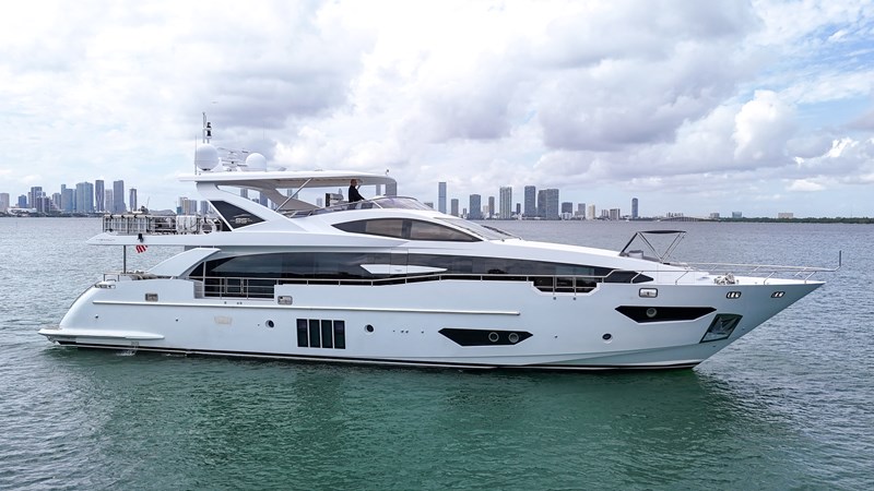 95' Azimut _ Drone-2