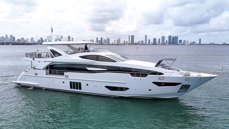95' Azimut _ Drone-4
