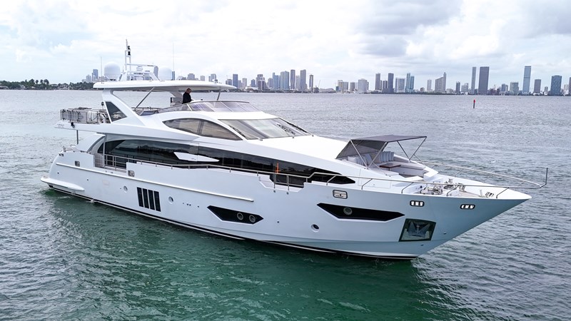 95' Azimut _ Drone-5