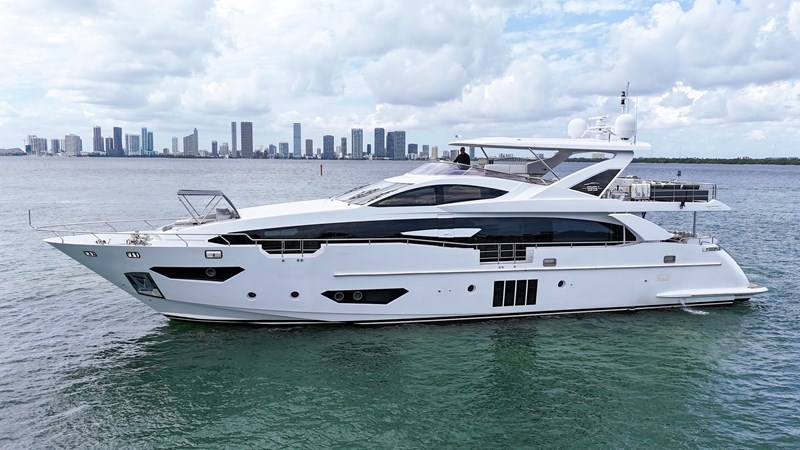 95' Azimut _ Drone-10