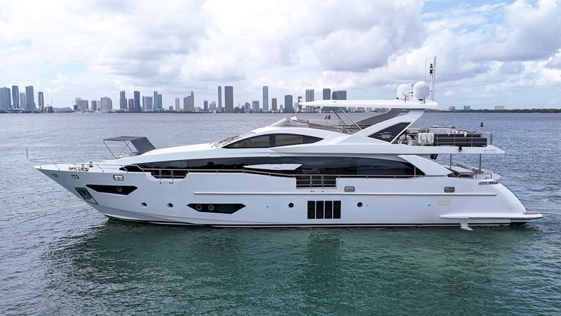 95' Azimut _ Drone-11