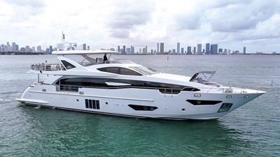 95' Azimut _ Drone-4